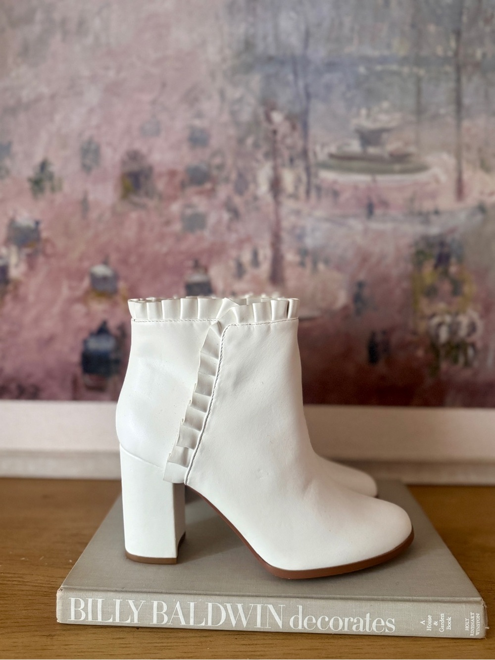 NWOT White Ruffle-Trim Ankle Boots - Size 7.5